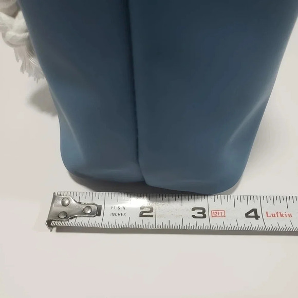 Dolce & Gabbana Light Blue Parfume/Cosmetic Pouch. - Picture 7 of 8